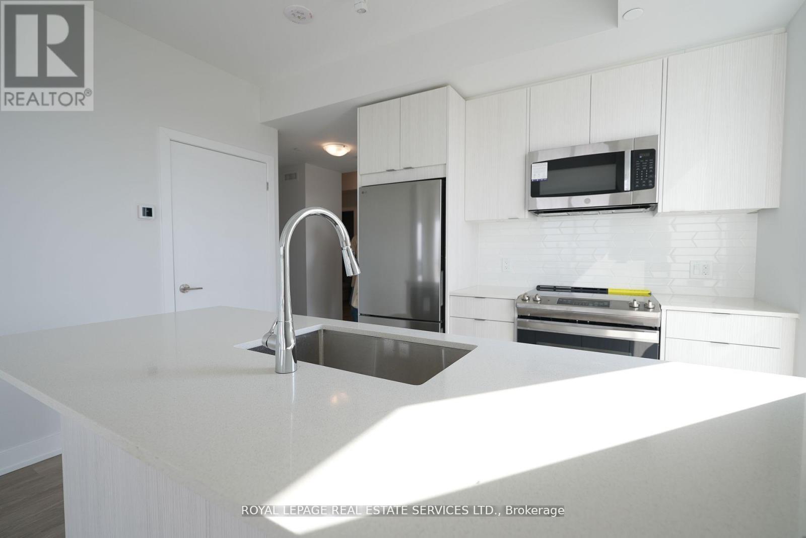 3601 - 4130 Parkside Village Drive, Mississauga (City Centre), Ontario  L5B 0L7 - Photo 5 - W12928960