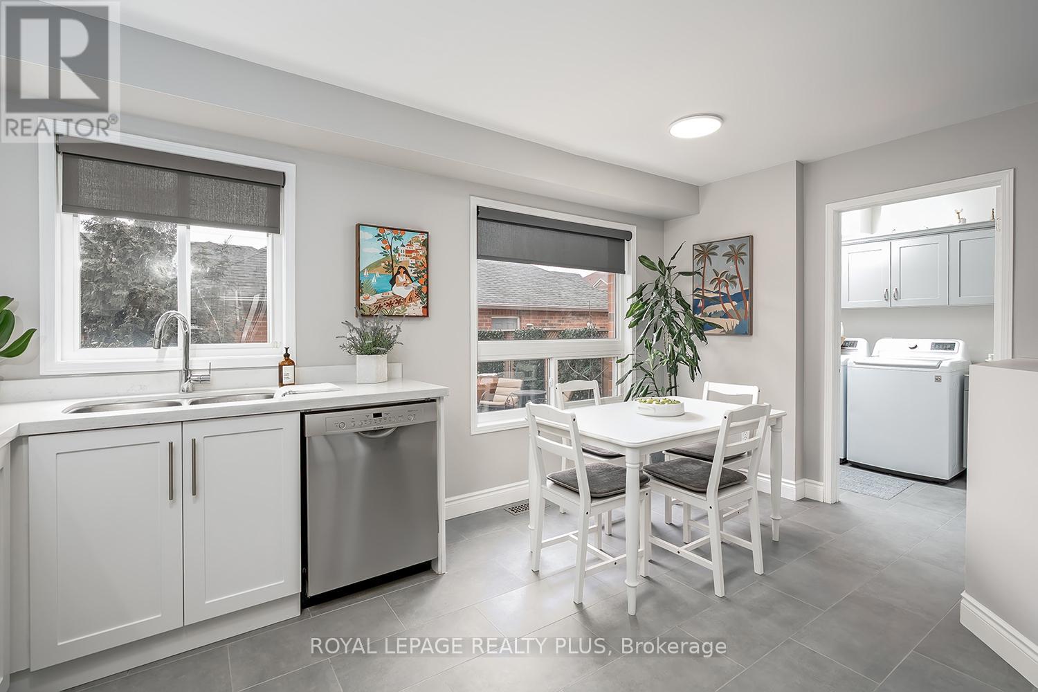 5887 Shelford Terrace, Mississauga, Ontario  L5M 6J9 - Photo 13 - W12928962