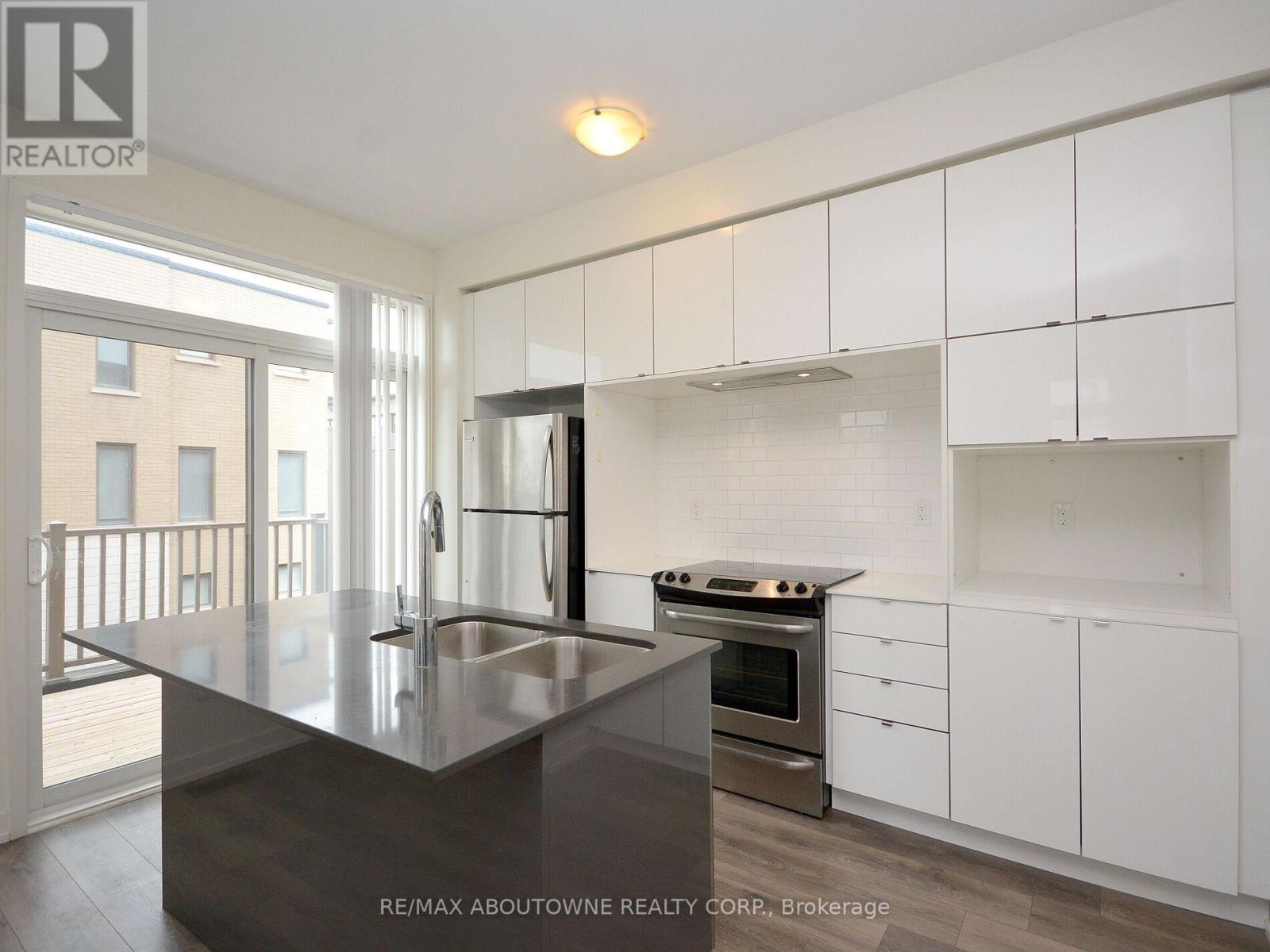 331 Squire Crescent, Oakville (Go Glenorchy), Ontario  L6H 0L9 - Photo 15 - W12928970