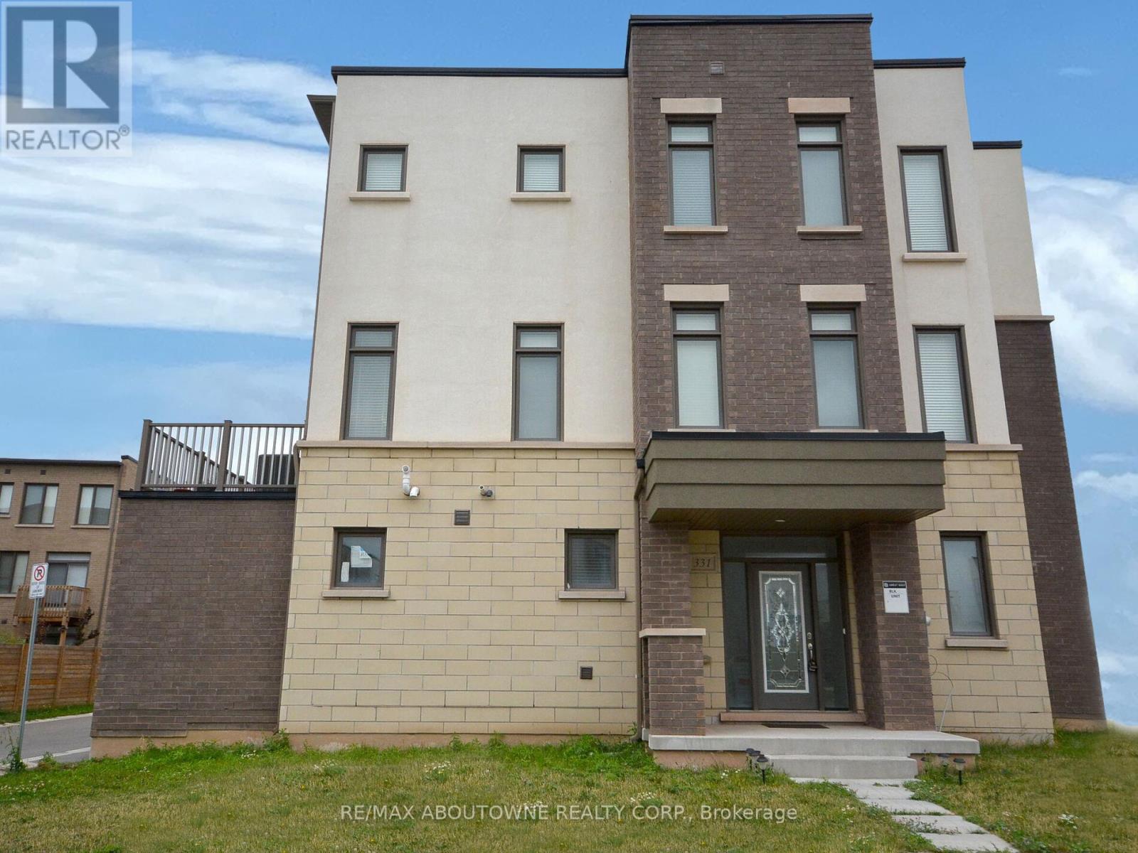 331 Squire Crescent, Oakville (Go Glenorchy), Ontario  L6H 0L9 - Photo 2 - W12928970