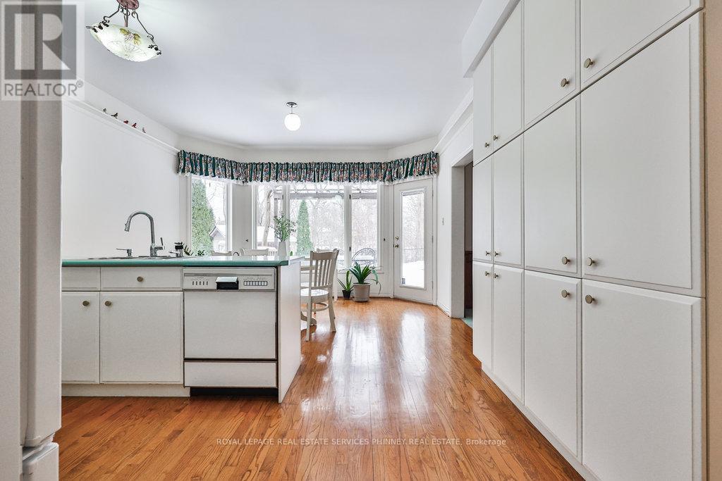 3952 Rolling Valley Drive, Mississauga (Erin Mills), Ontario  L5L 5V9 - Photo 10 - W12928996