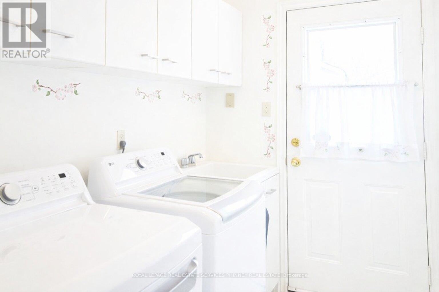 3952 Rolling Valley Drive, Mississauga (Erin Mills), Ontario  L5L 5V9 - Photo 14 - W12928996