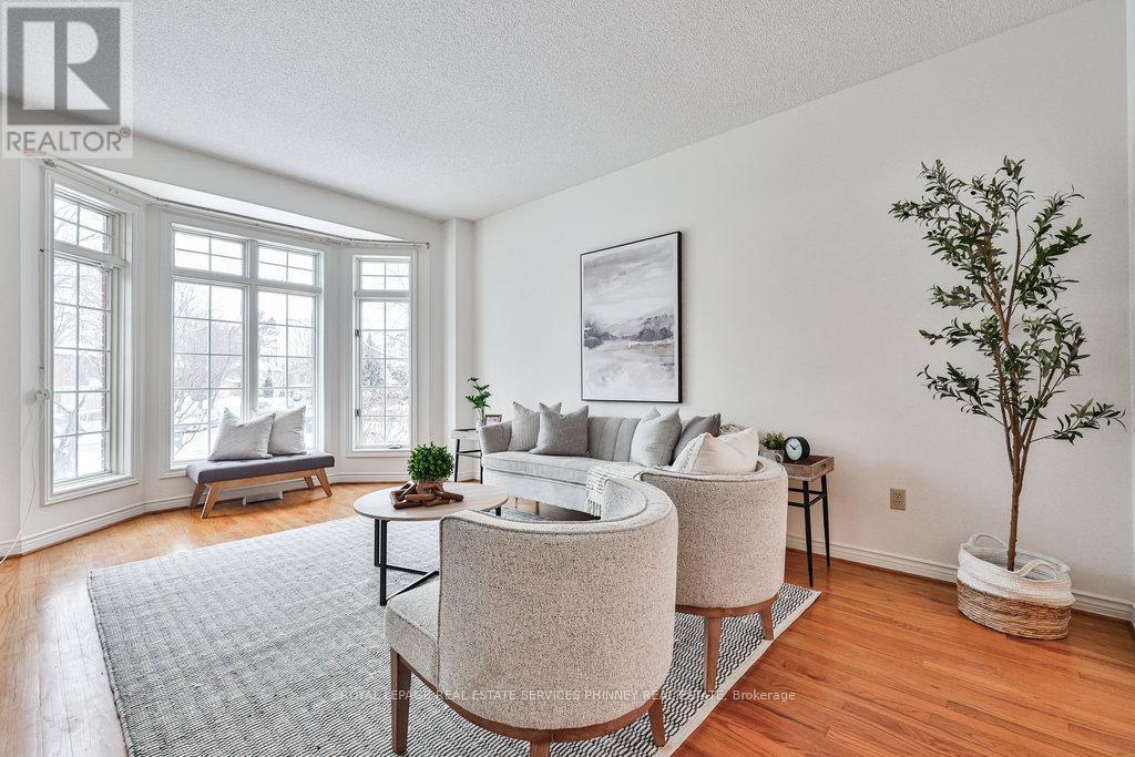 3952 Rolling Valley Drive, Mississauga (Erin Mills), Ontario  L5L 5V9 - Photo 3 - W12928996