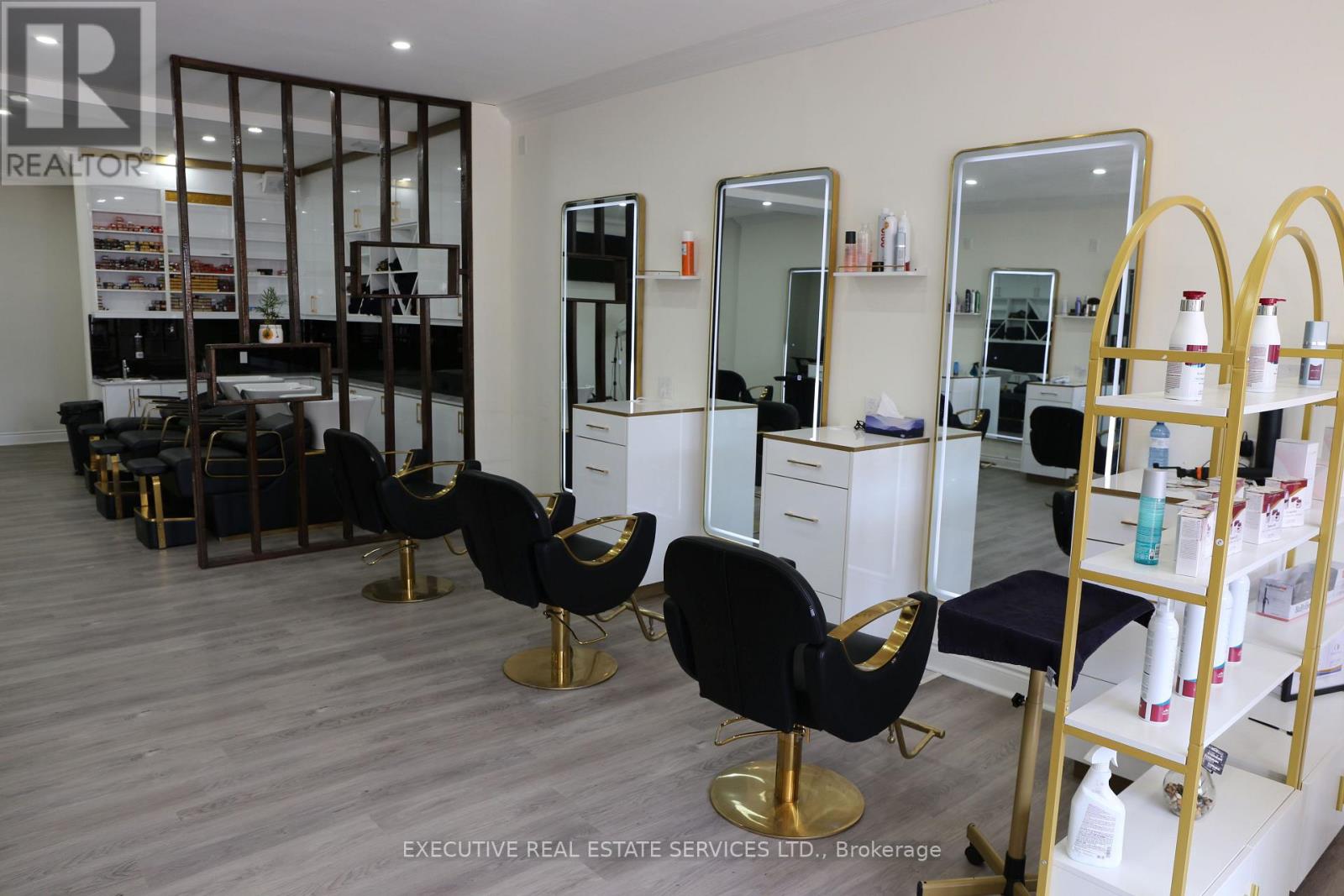 328 Kerr Street, Oakville, Ontario  L6K 3B5 - Photo 10 - W12929006