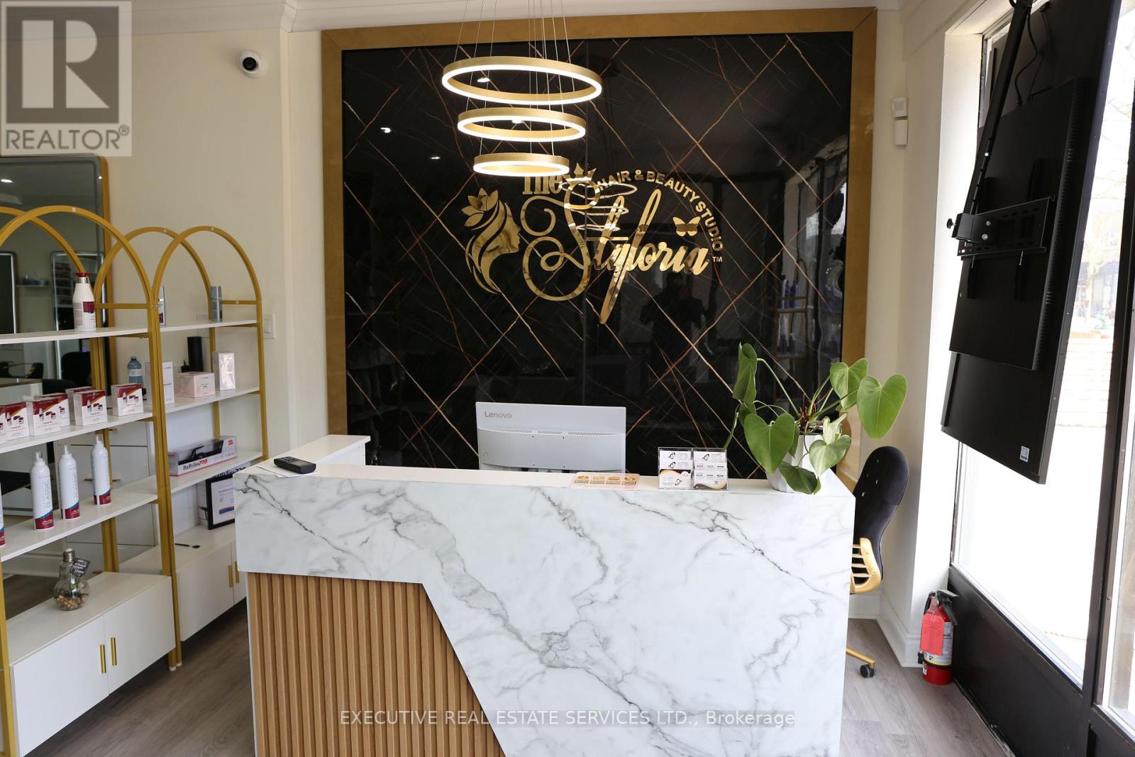 328 Kerr Street, Oakville, Ontario  L6K 3B5 - Photo 3 - W12929006