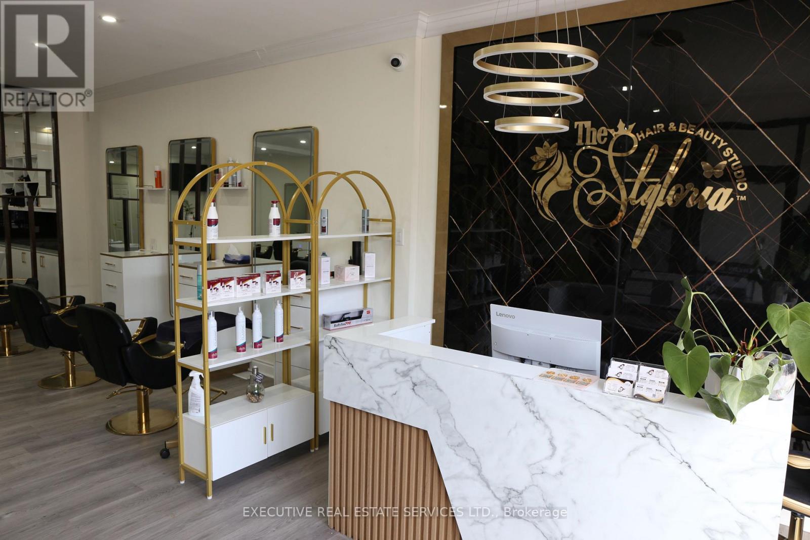 328 Kerr Street, Oakville, Ontario  L6K 3B5 - Photo 4 - W12929006