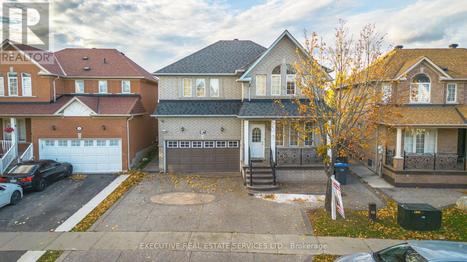 16 SANDWAY DRIVE, Brampton, Ontario