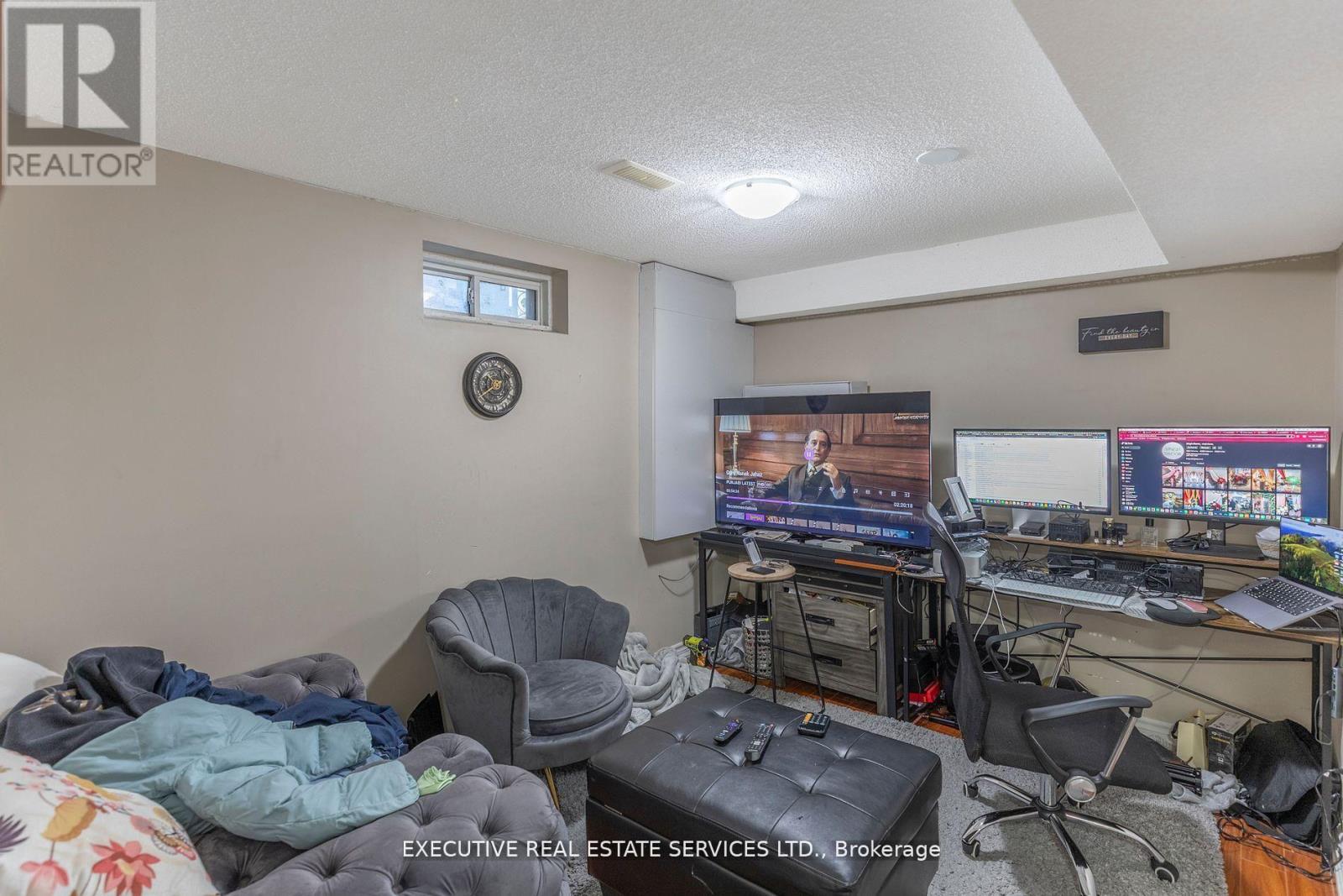 16 Sandway Drive, Brampton (Fletcher's Meadow), Ontario  L7A 2T9 - Photo 27 - W12929016