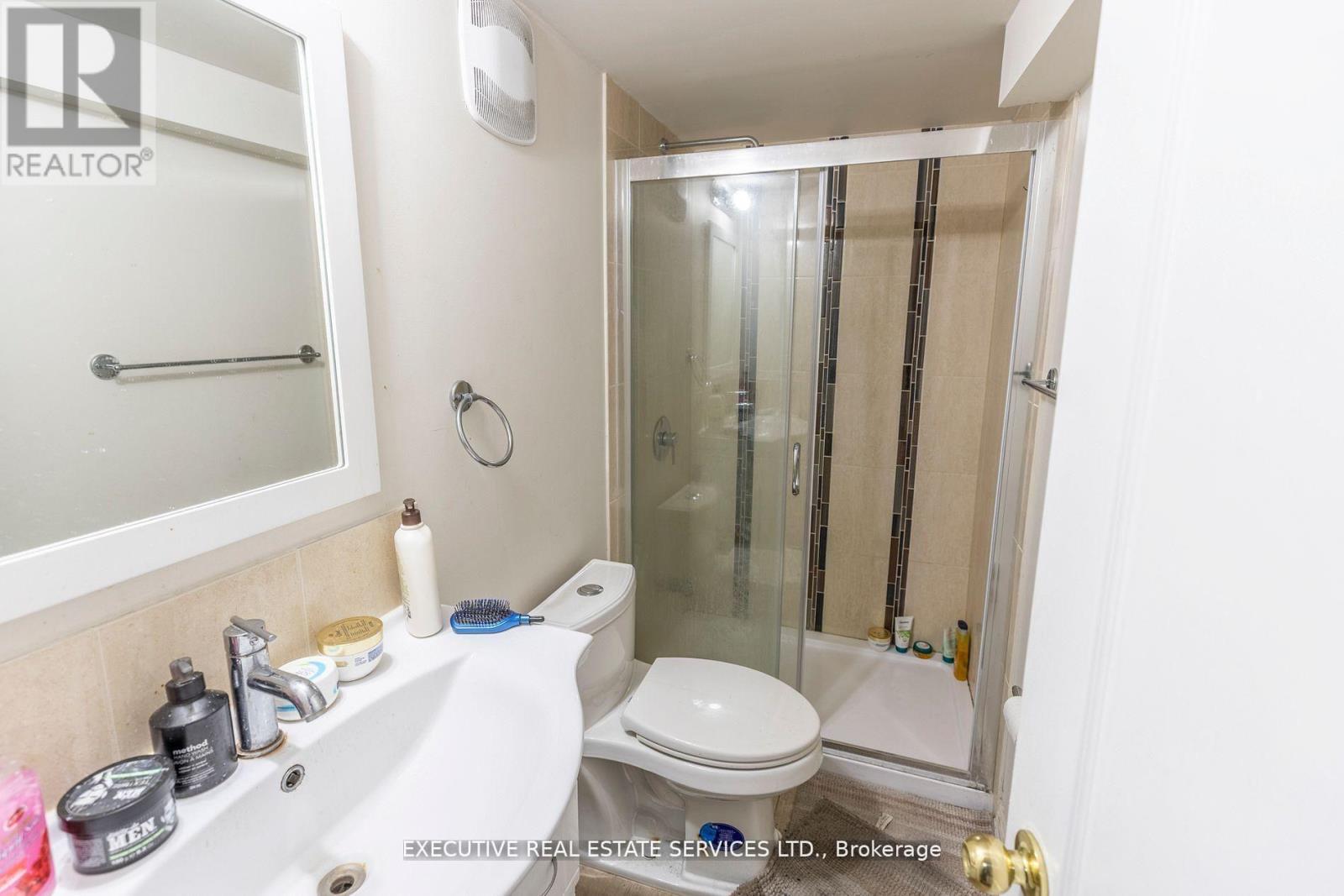 16 Sandway Drive, Brampton (Fletcher's Meadow), Ontario  L7A 2T9 - Photo 32 - W12929016