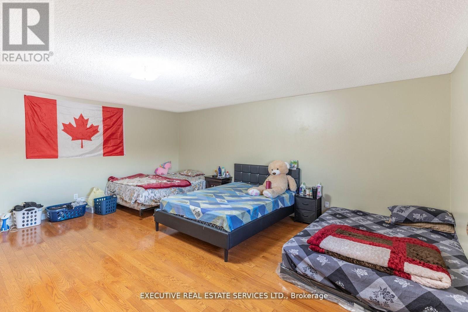 16 Sandway Drive, Brampton (Fletcher's Meadow), Ontario  L7A 2T9 - Photo 35 - W12929016