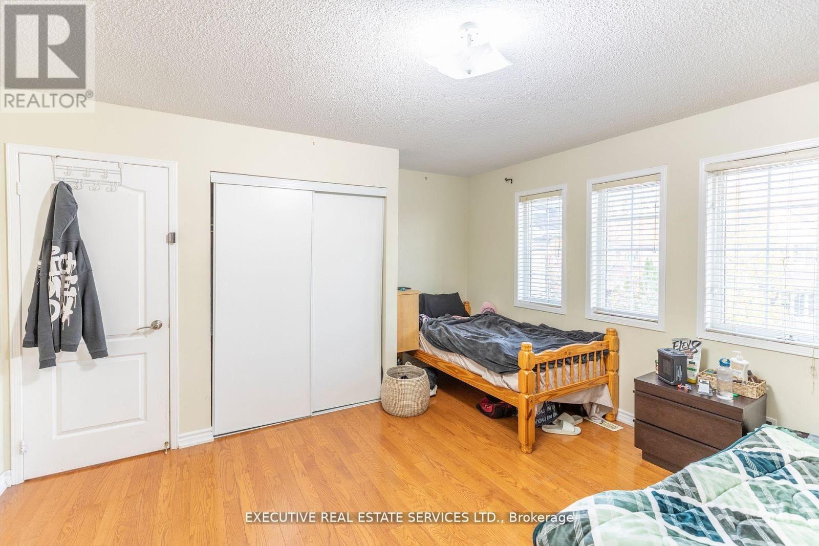 16 Sandway Drive, Brampton (Fletcher's Meadow), Ontario  L7A 2T9 - Photo 36 - W12929016