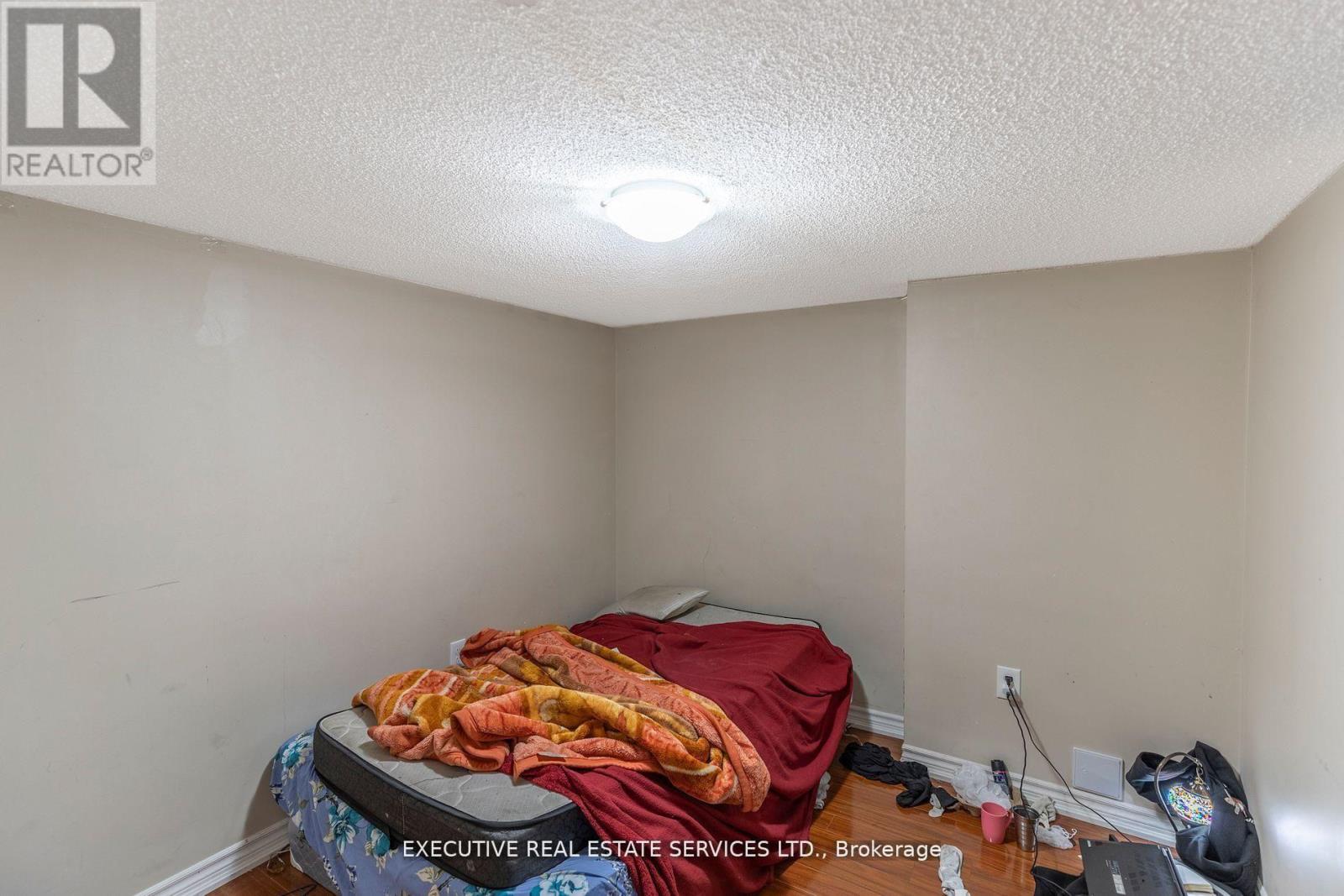 16 Sandway Drive, Brampton (Fletcher's Meadow), Ontario  L7A 2T9 - Photo 38 - W12929016