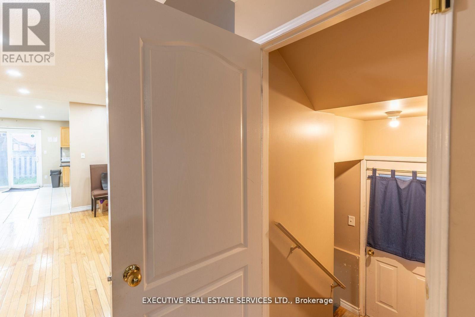 16 Sandway Drive, Brampton (Fletcher's Meadow), Ontario  L7A 2T9 - Photo 39 - W12929016