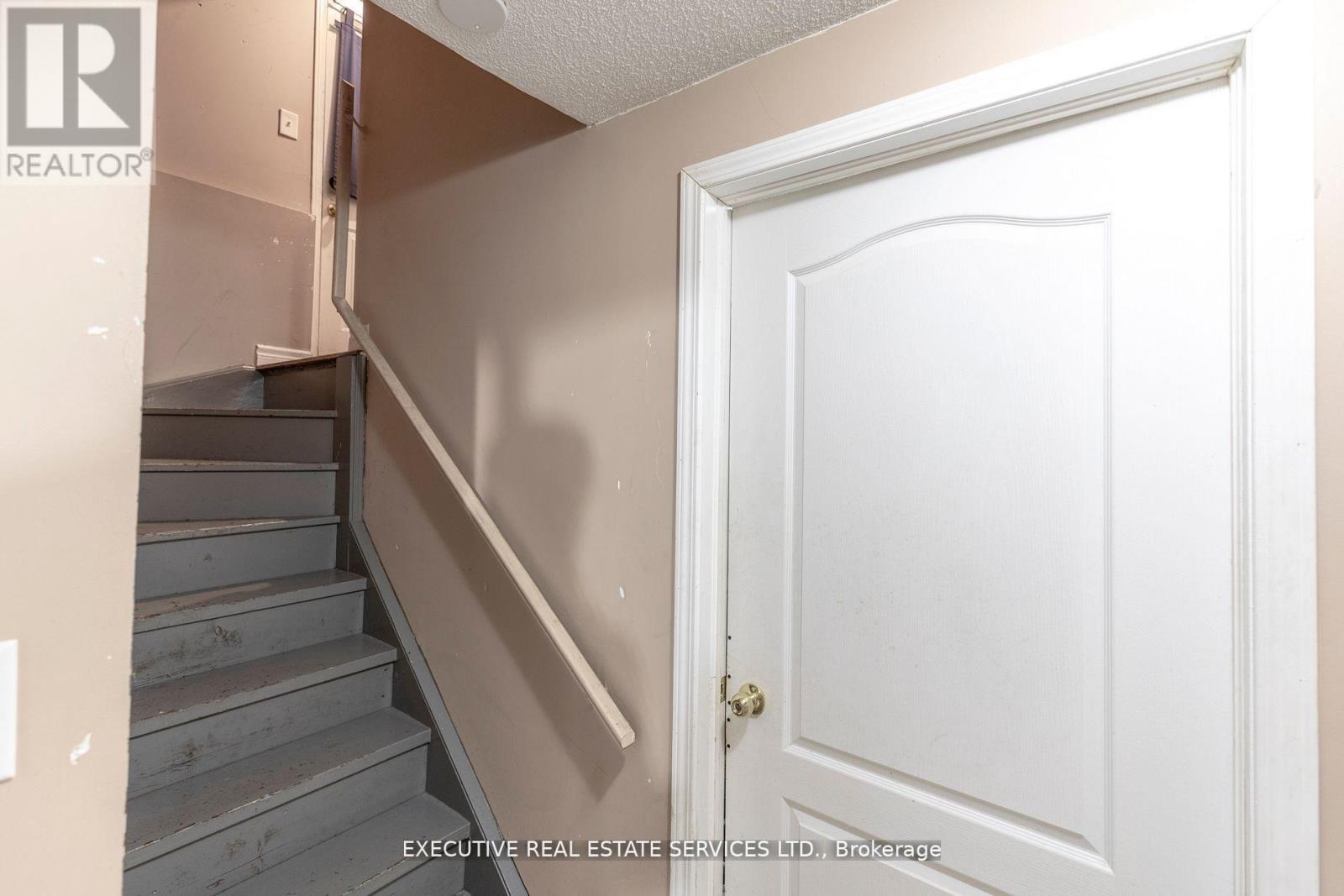 16 Sandway Drive, Brampton (Fletcher's Meadow), Ontario  L7A 2T9 - Photo 43 - W12929016