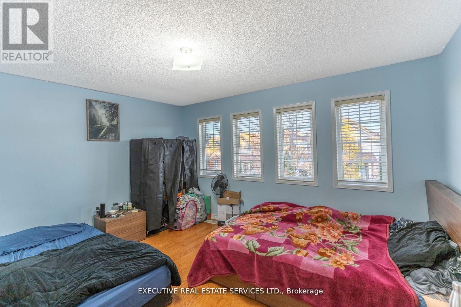 16 Sandway Drive, Brampton (Fletcher's Meadow), Ontario  L7A 2T9 - Photo 6 - W12929016