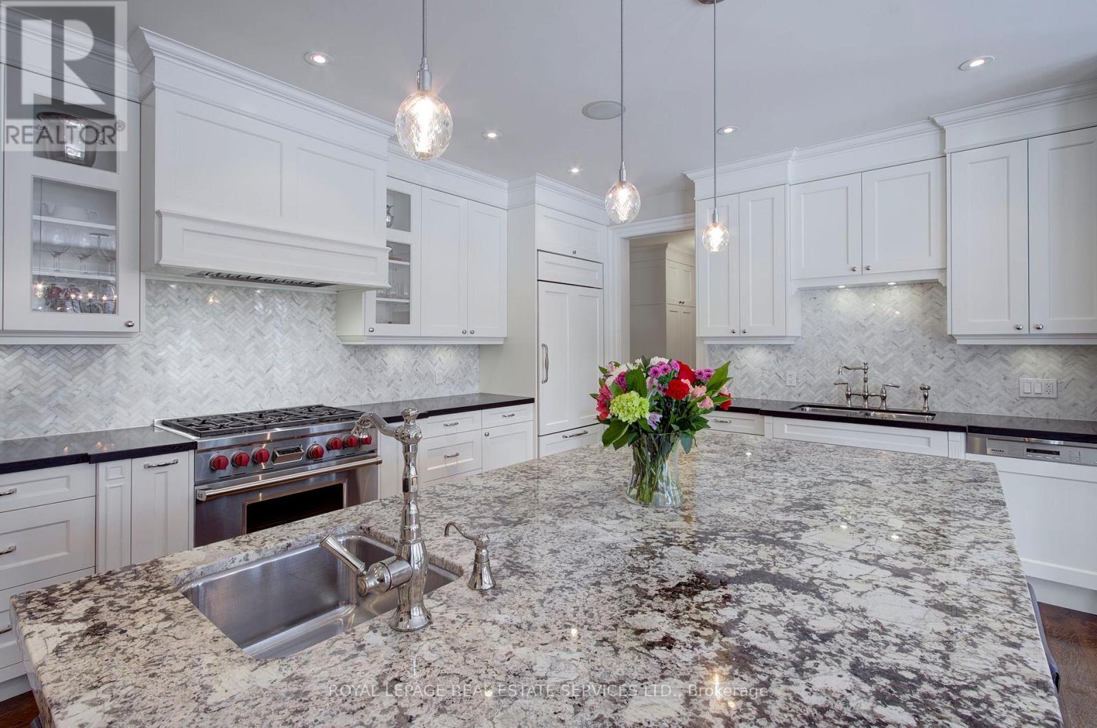 461 Copeland Court, Oakville, Ontario  L6J 4B8 - Photo 14 - W12929018