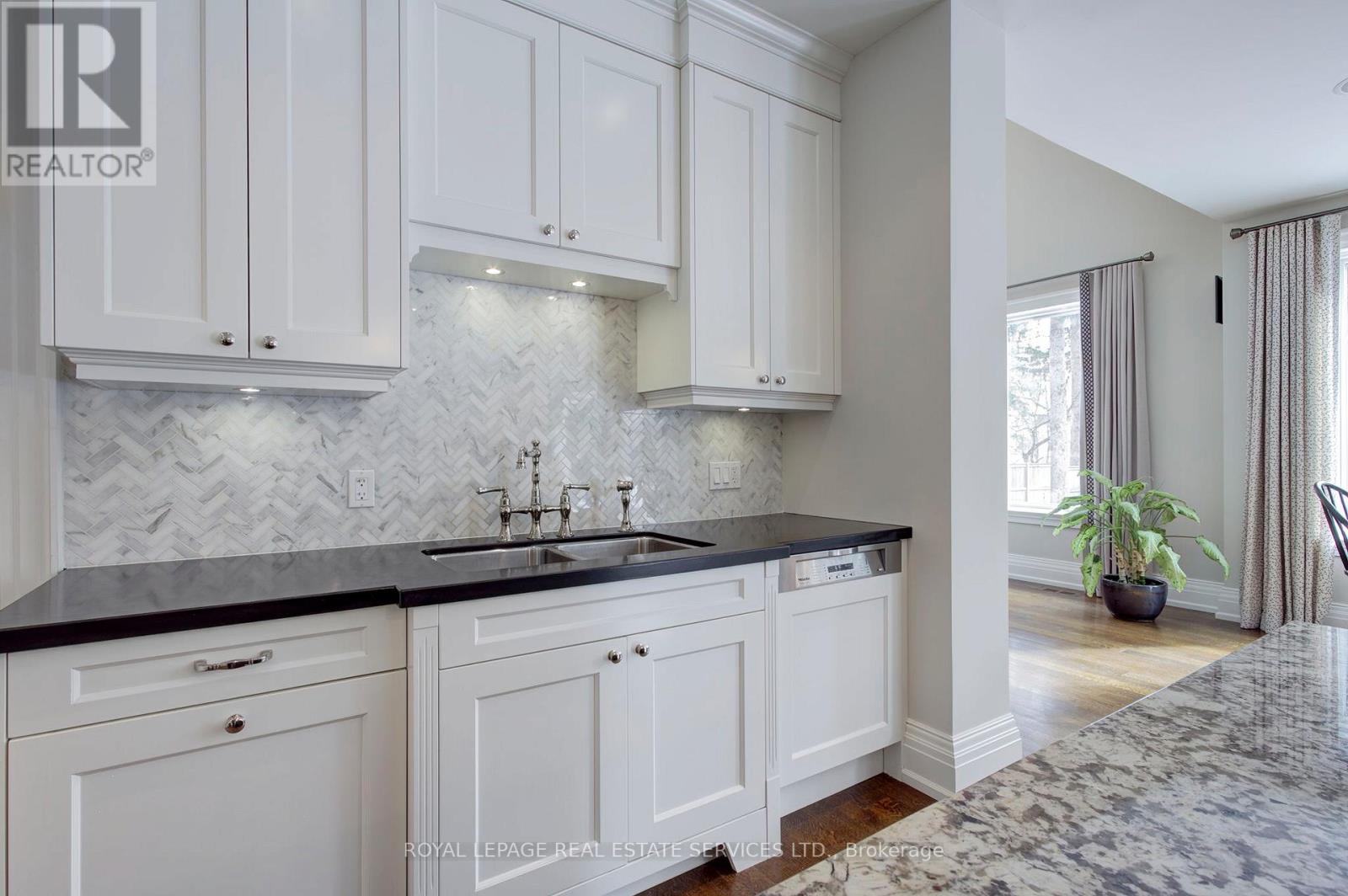 461 Copeland Court, Oakville, Ontario  L6J 4B8 - Photo 16 - W12929018