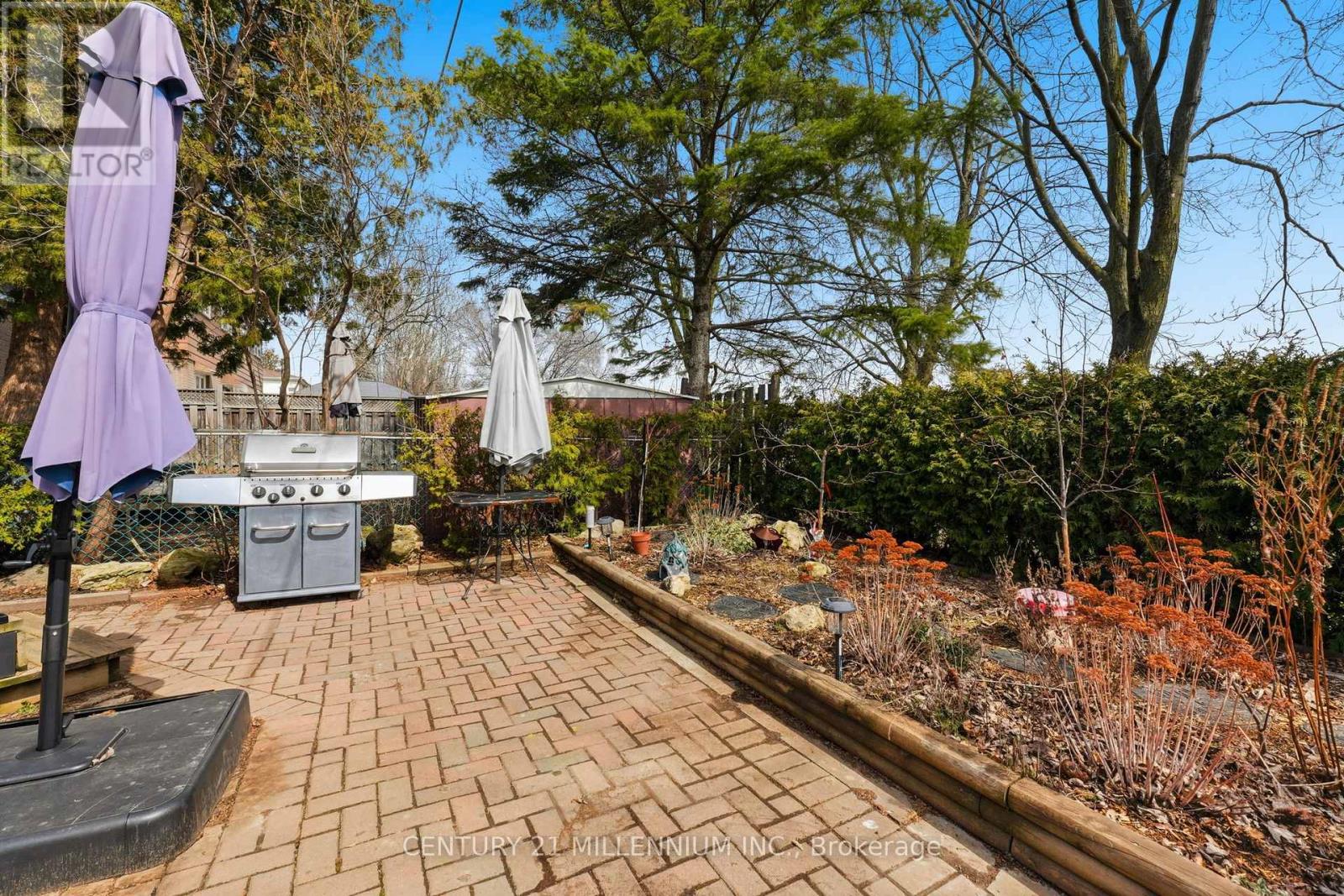 35 Doncaster Drive, Brampton, Ontario  L6T 1S8 - Photo 31 - W12929022