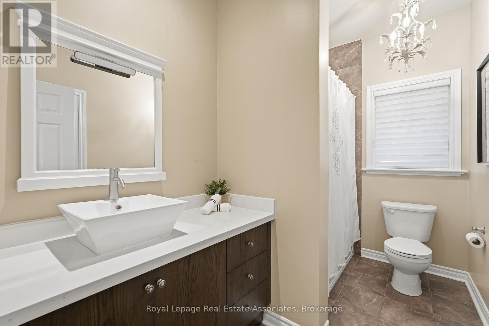 290 Eaton Street, Halton Hills, Ontario  L7G 6N8 - Photo 32 - W12929044