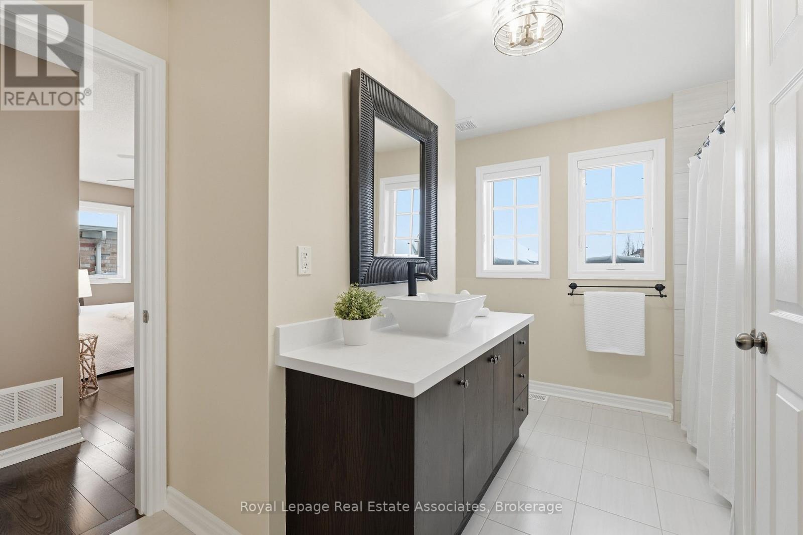 290 Eaton Street, Halton Hills, Ontario  L7G 6N8 - Photo 44 - W12929044