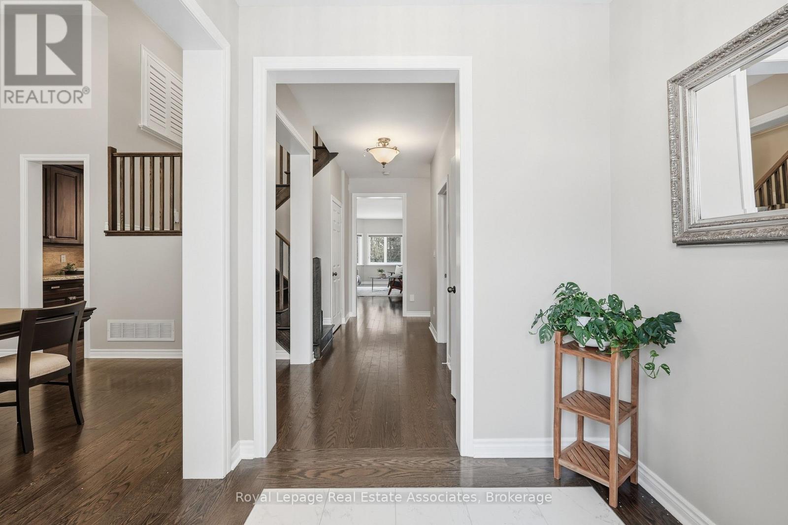 290 Eaton Street, Halton Hills, Ontario  L7G 6N8 - Photo 6 - W12929044