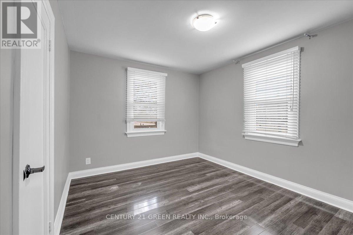 32 Beech Street, Brampton, Ontario L6V 1V1 - Photo 19 - W12929048