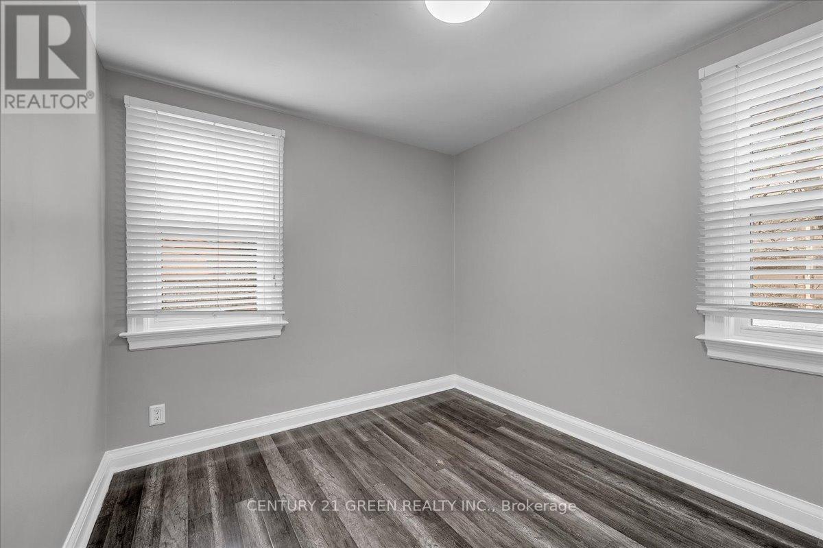 32 Beech Street, Brampton, Ontario L6V 1V1 - Photo 21 - W12929048