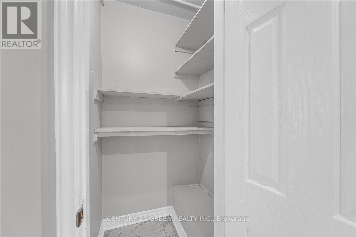 32 Beech Street, Brampton, Ontario L6V 1V1 - Photo 24 - W12929048