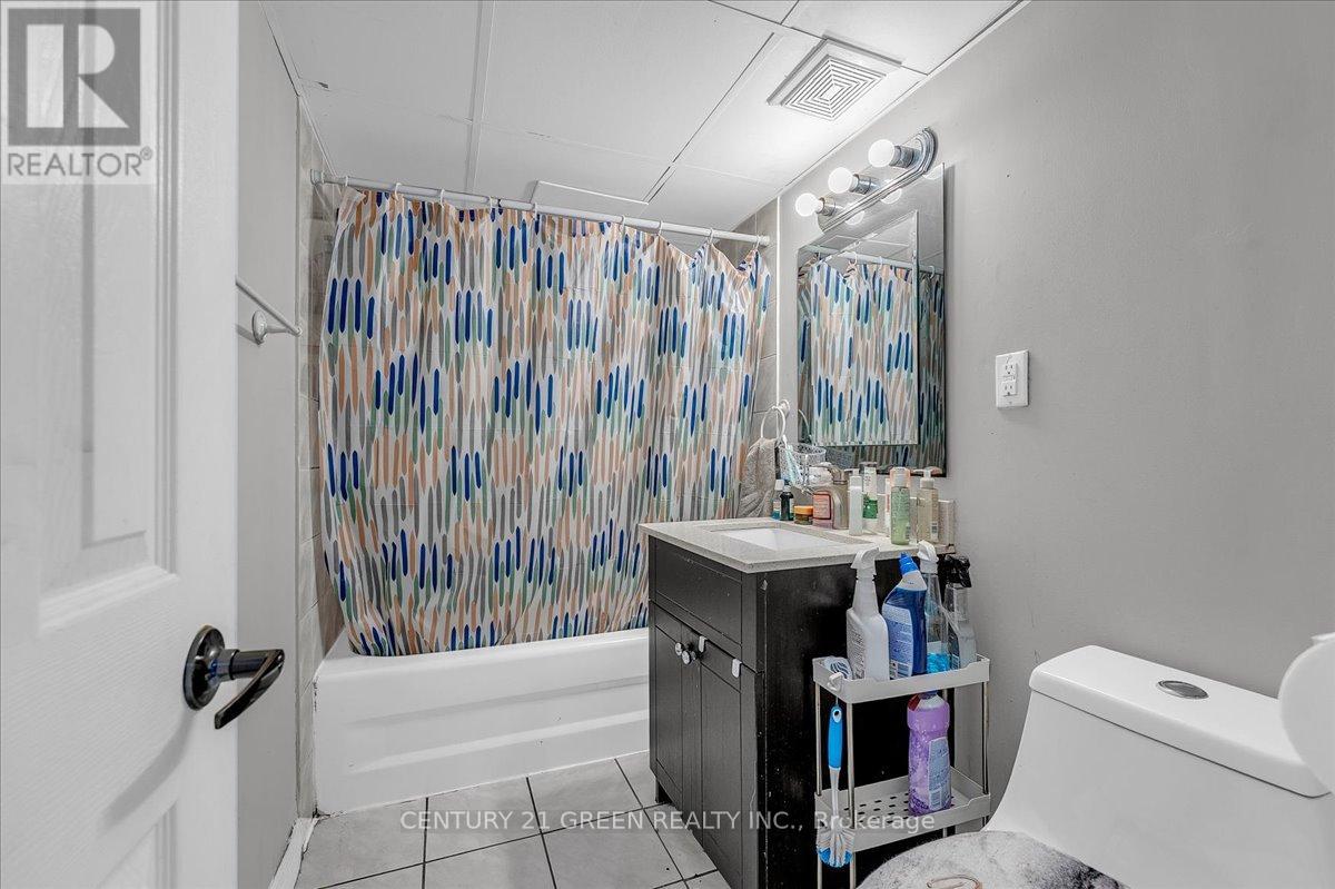 32 Beech Street, Brampton, Ontario L6V 1V1 - Photo 28 - W12929048