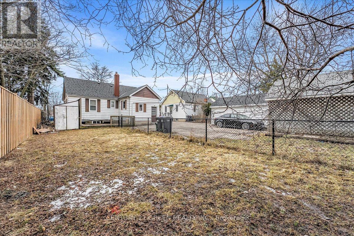 32 Beech Street, Brampton, Ontario L6V 1V1 - Photo 38 - W12929048