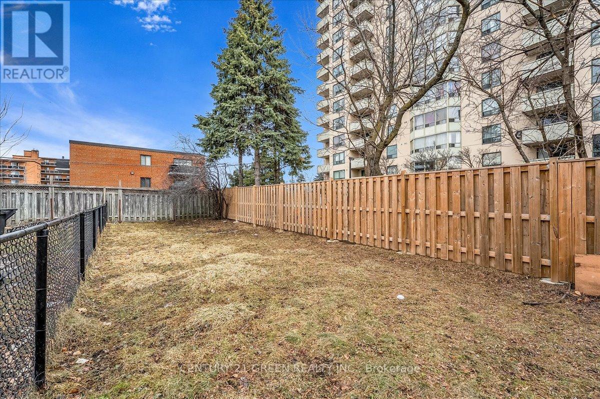 32 Beech Street, Brampton, Ontario L6V 1V1 - Photo 42 - W12929048