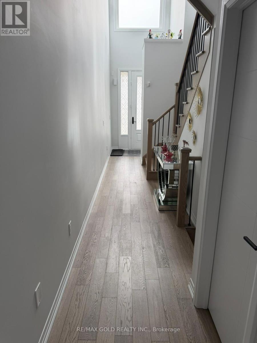 109 Silverwood Crescent, Woodstock, Ontario  N4T 0M5 - Photo 2 - X12926320