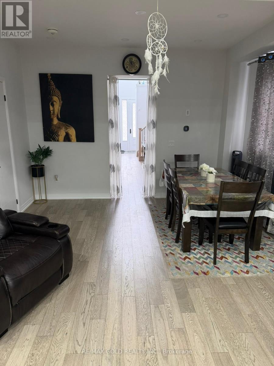 109 Silverwood Crescent, Woodstock, Ontario  N4T 0M5 - Photo 3 - X12926320