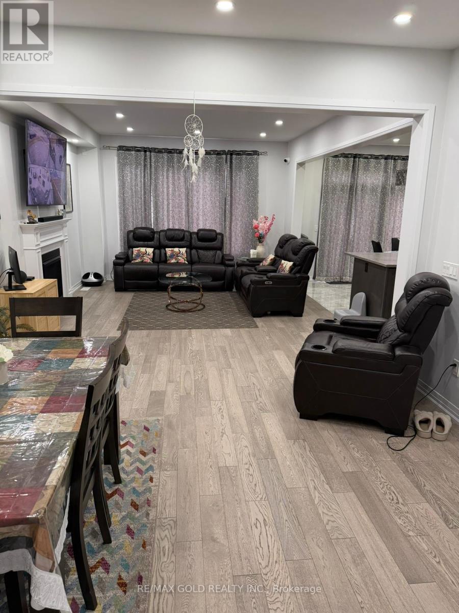 109 Silverwood Crescent, Woodstock, Ontario  N4T 0M5 - Photo 4 - X12926320