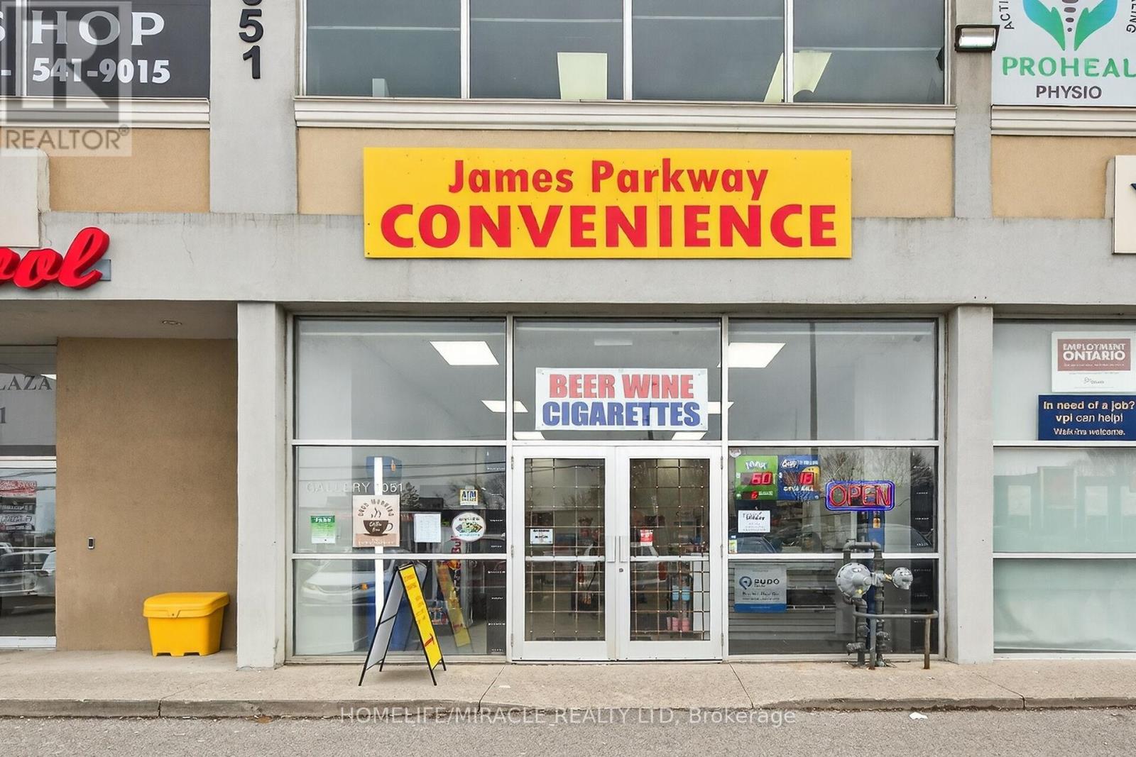 1051 UPPER JAMES STREET, Hamilton, Ontario
