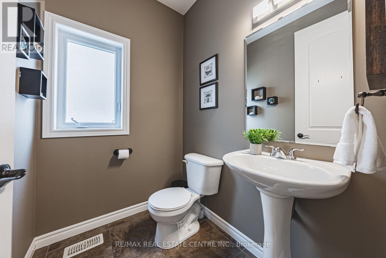 60 Cox Street, Cambridge, Ontario  N1S 0A3 - Photo 5 - X12928968