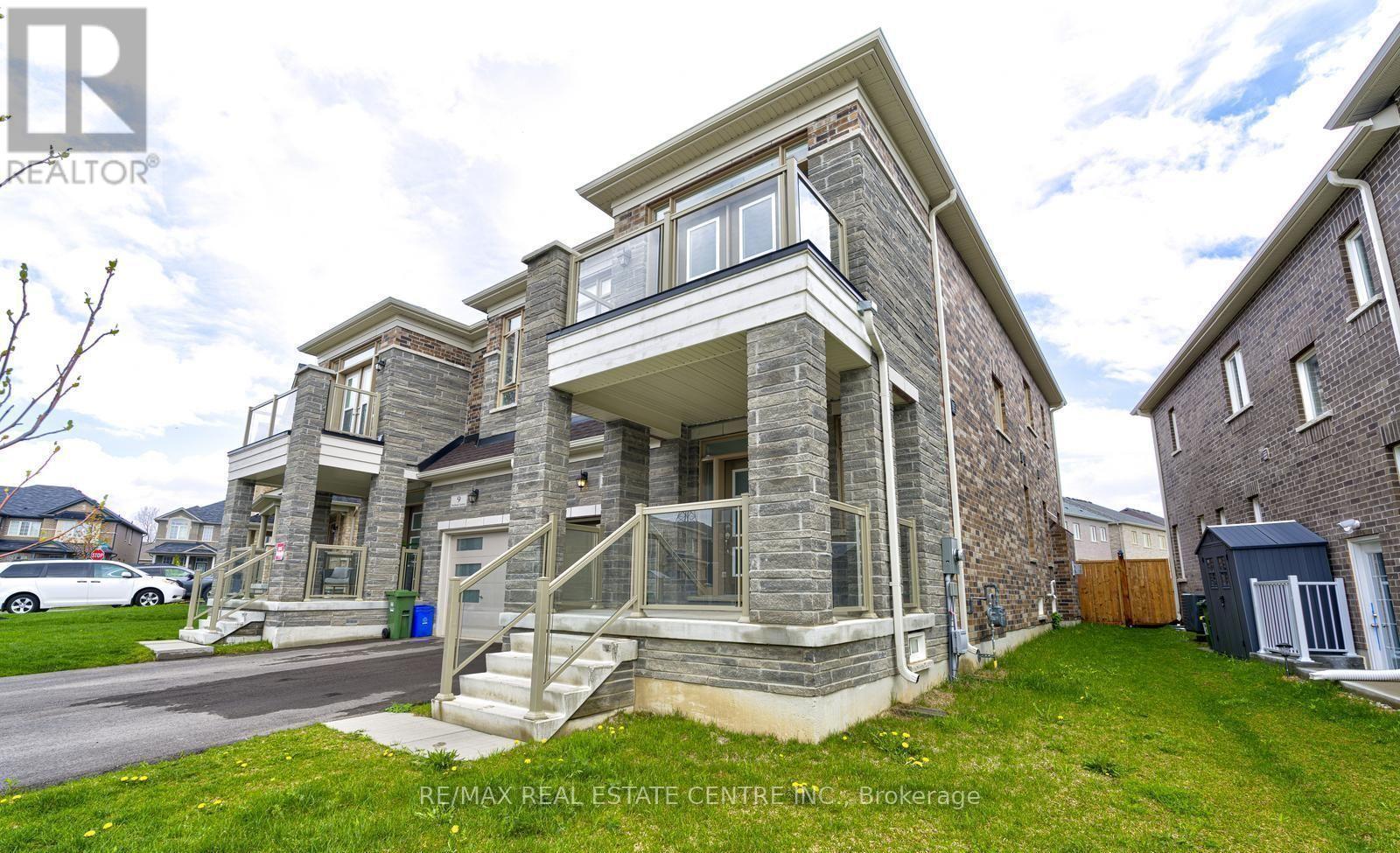 11 TRAILBANK GARDENS, Hamilton, Ontario