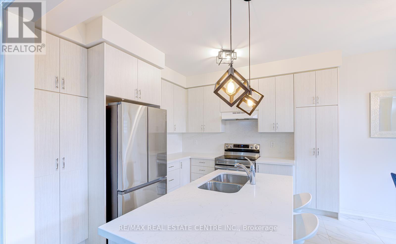 11 Trailbank Gardens, Hamilton, Ontario  L8B 1Z3 - Photo 10 - X12928974