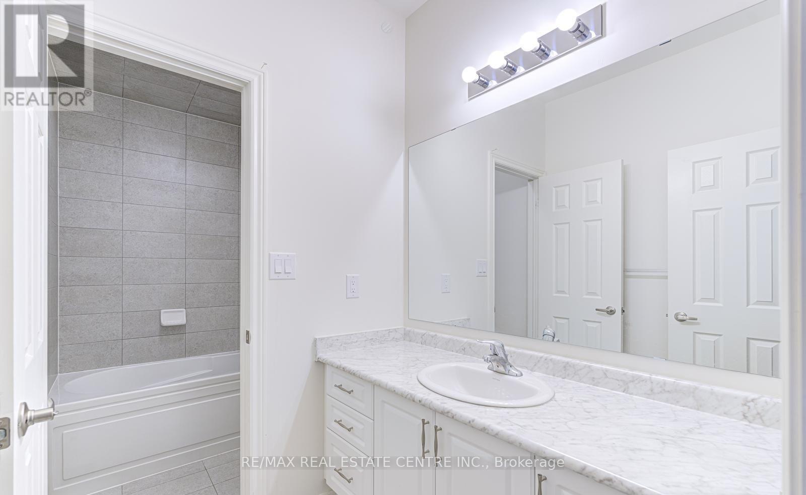 11 Trailbank Gardens, Hamilton, Ontario  L8B 1Z3 - Photo 23 - X12928974