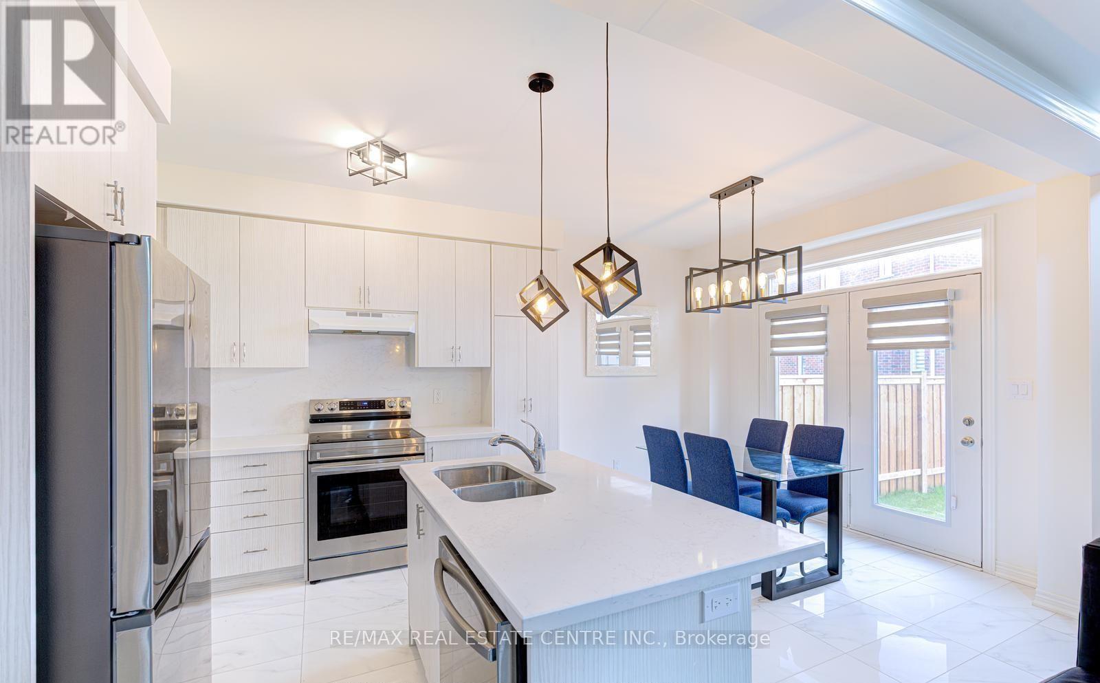 11 Trailbank Gardens, Hamilton, Ontario  L8B 1Z3 - Photo 8 - X12928974