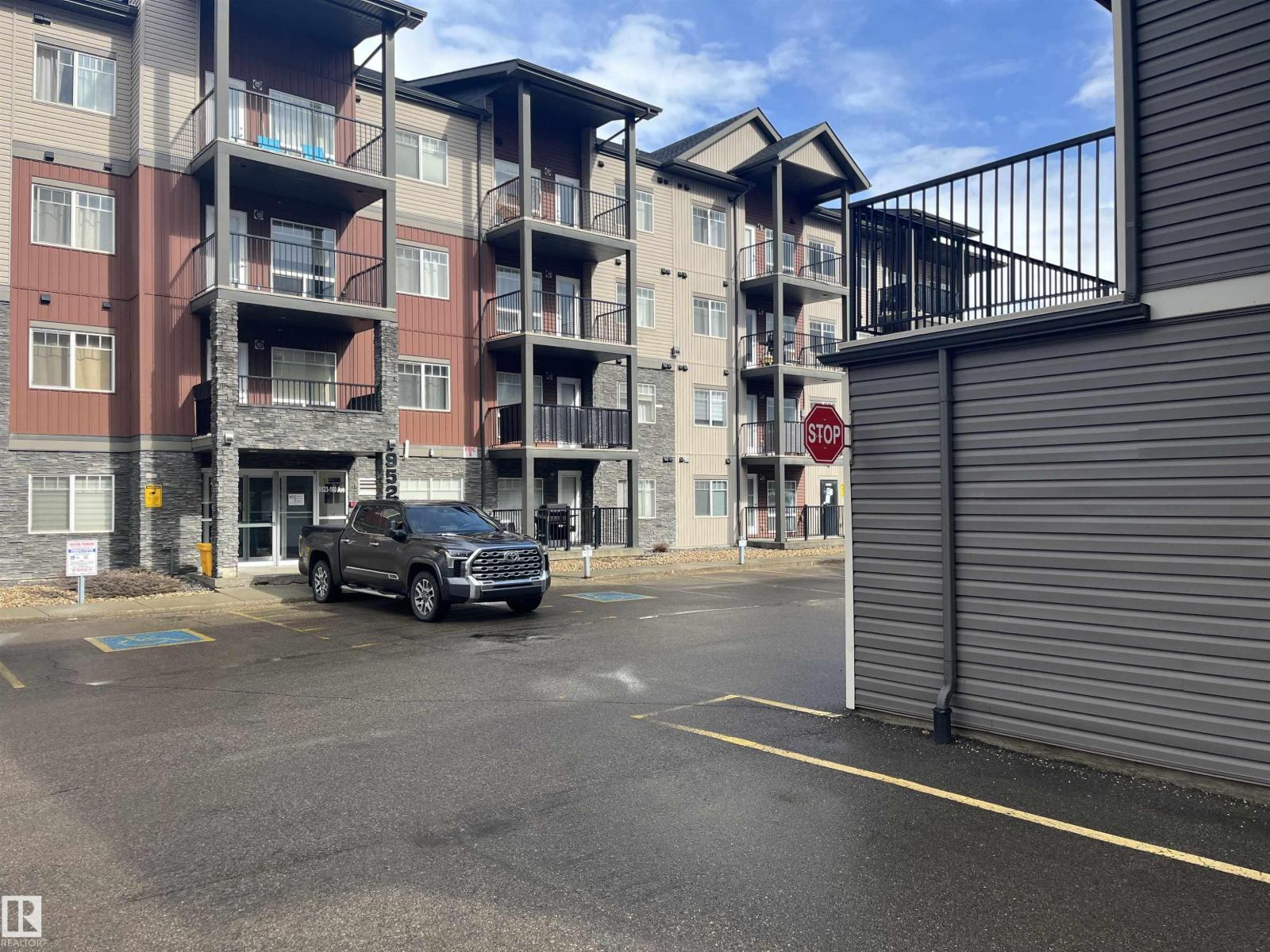 #410 9523 160 Av Nw, Edmonton, Alberta T5Z 0N1 - Photo 2 - E4476806