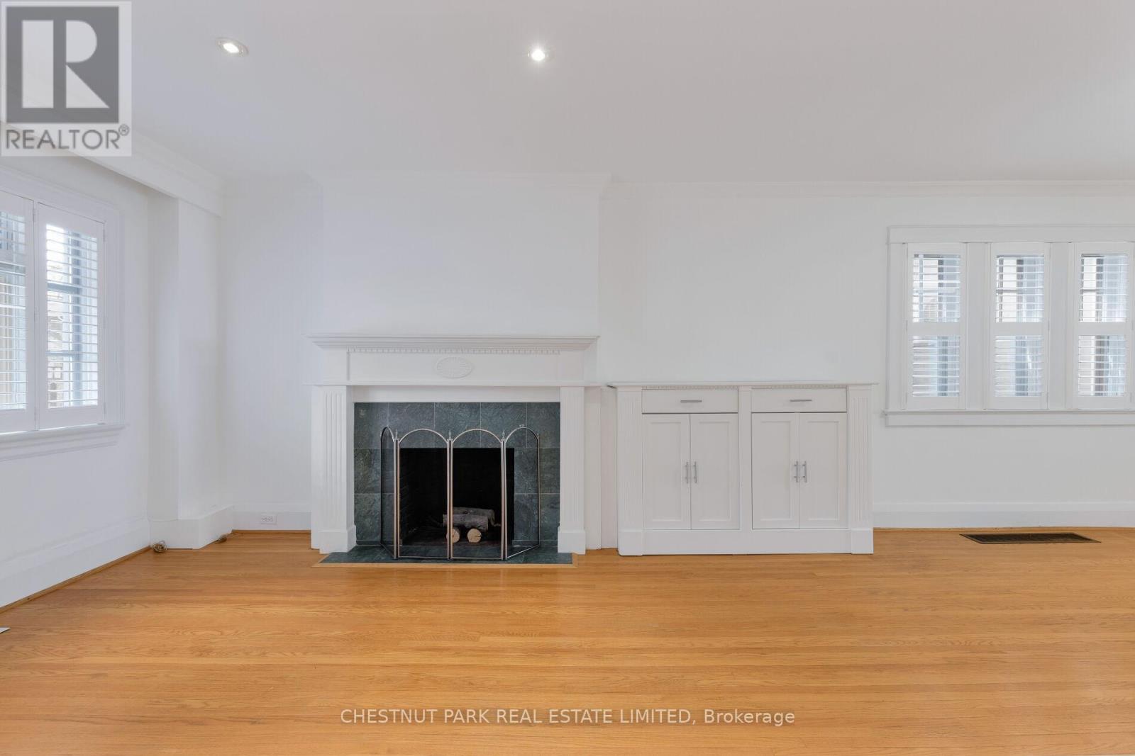 126 Browning Avenue, Toronto, Ontario  M4K 1W3 - Photo 5 - E12926292