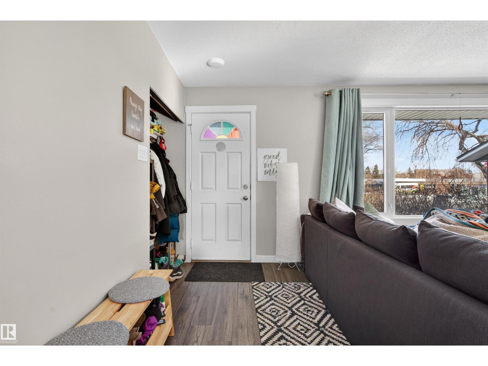 8906 168 St Nw, Edmonton, Alberta  T5R 2V5 - Photo 2 - E4478754