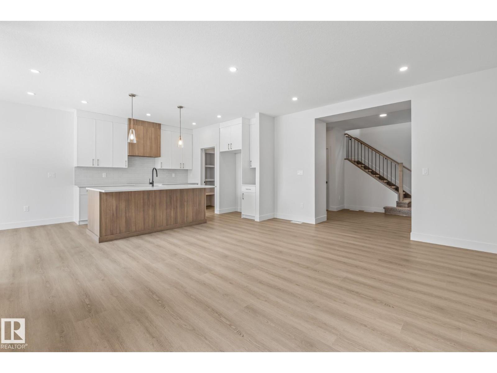 9624 89a St, Morinville, Alberta  T8R 2R6 - Photo 5 - E4479053