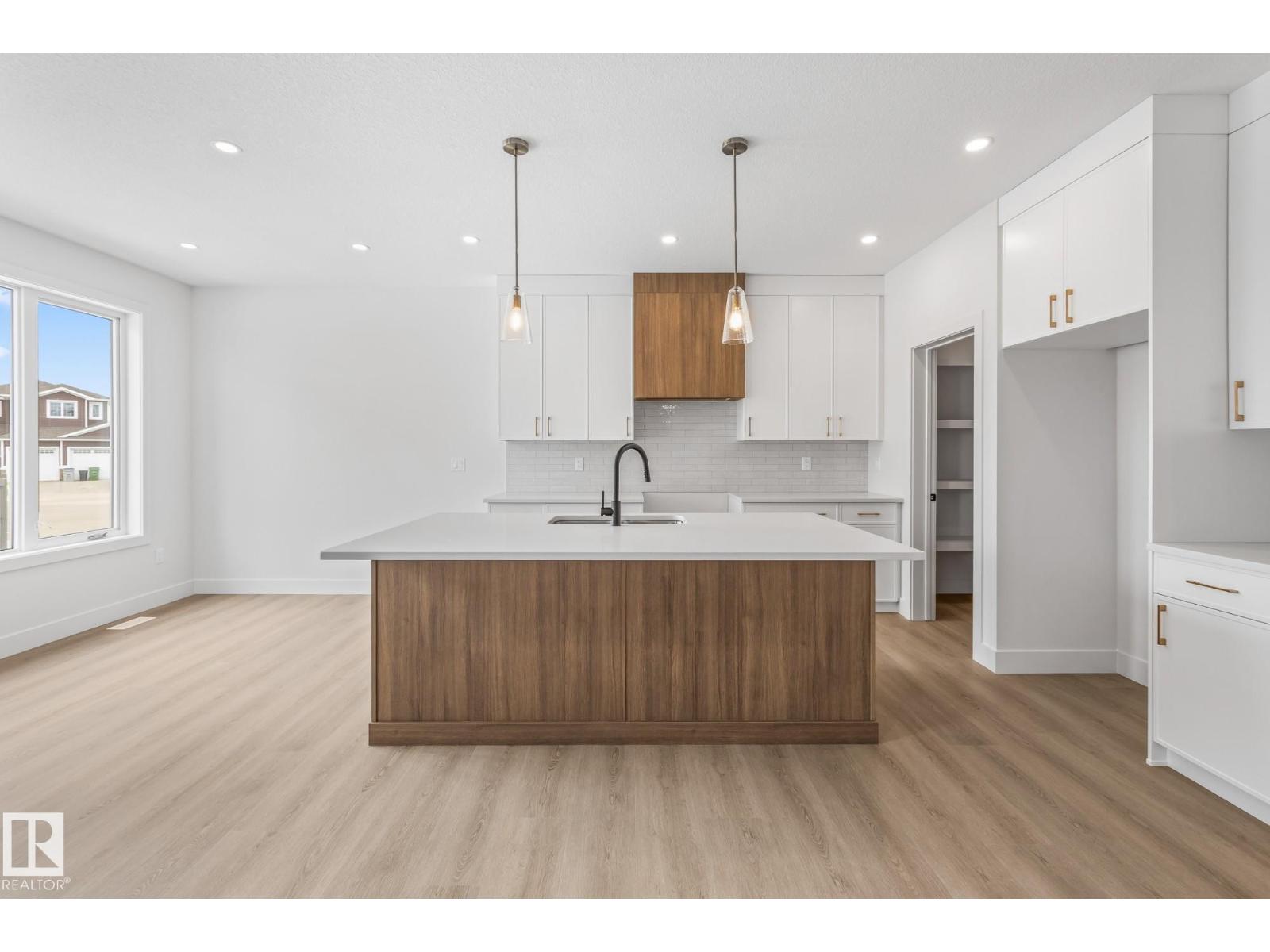 9624 89a St, Morinville, Alberta  T8R 2R6 - Photo 7 - E4479053