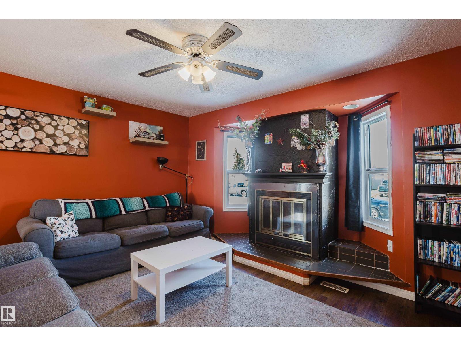 8707 151 Av Nw, Edmonton, Alberta  T5E 5Y1 - Photo 4 - E4479079