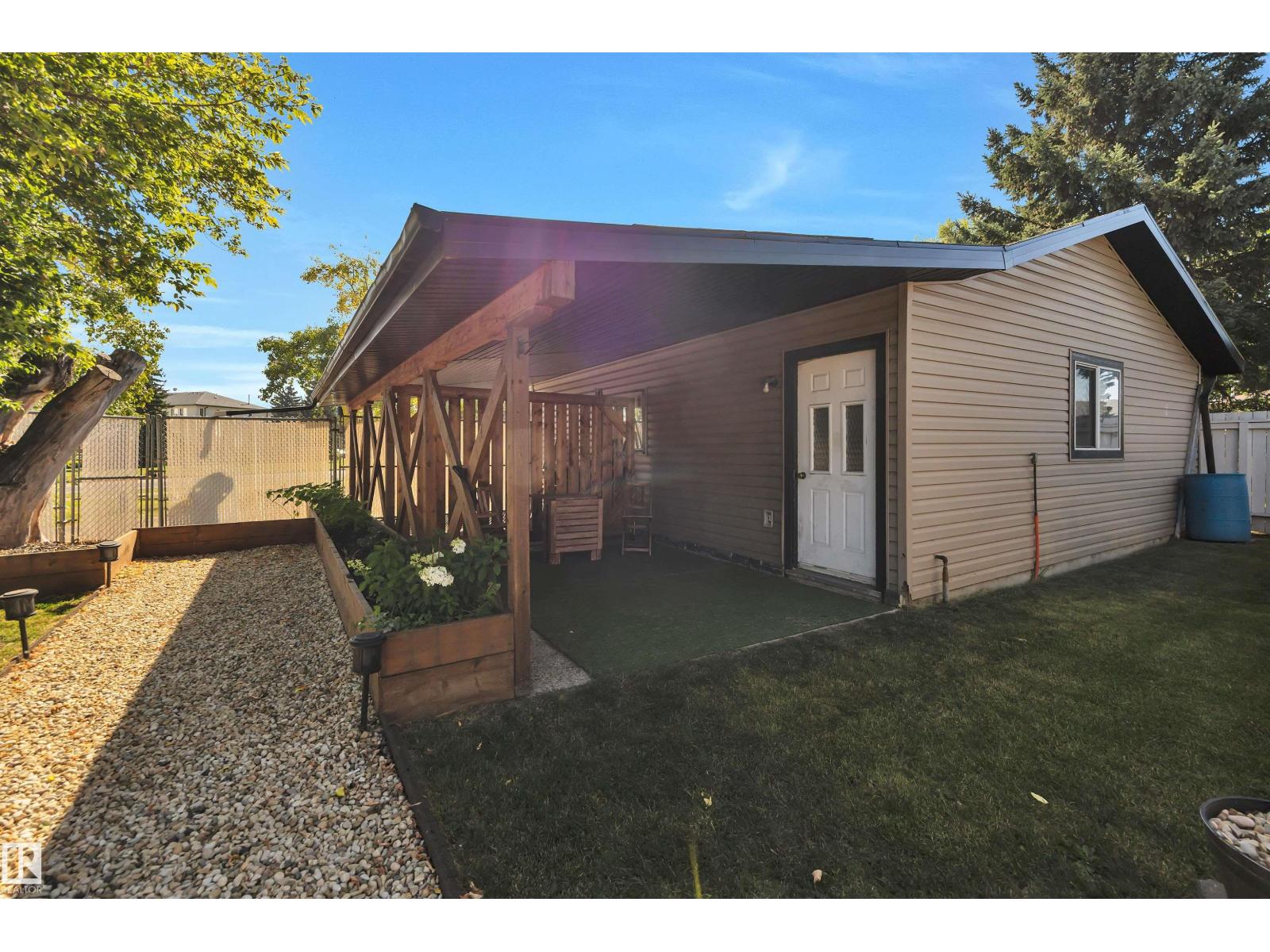 1939 68 St Nw Nw, Edmonton, Alberta  T6K 2J1 - Photo 41 - E4478909