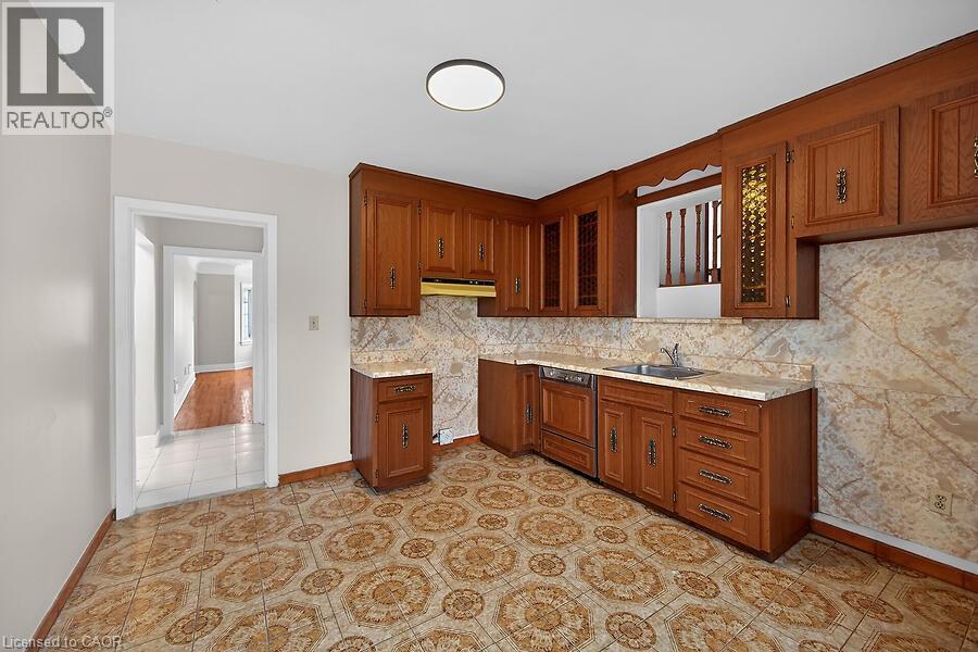 21 East 34th Street, Hamilton, Ontario  L8V 3W2 - Photo 10 - 40815619