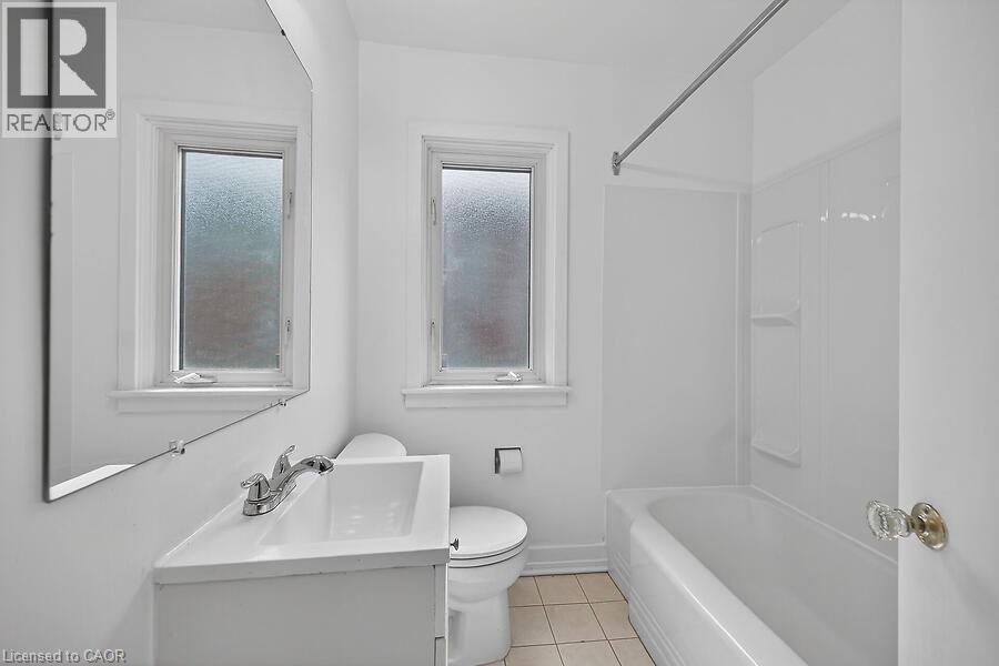 21 East 34th Street, Hamilton, Ontario  L8V 3W2 - Photo 14 - 40815619