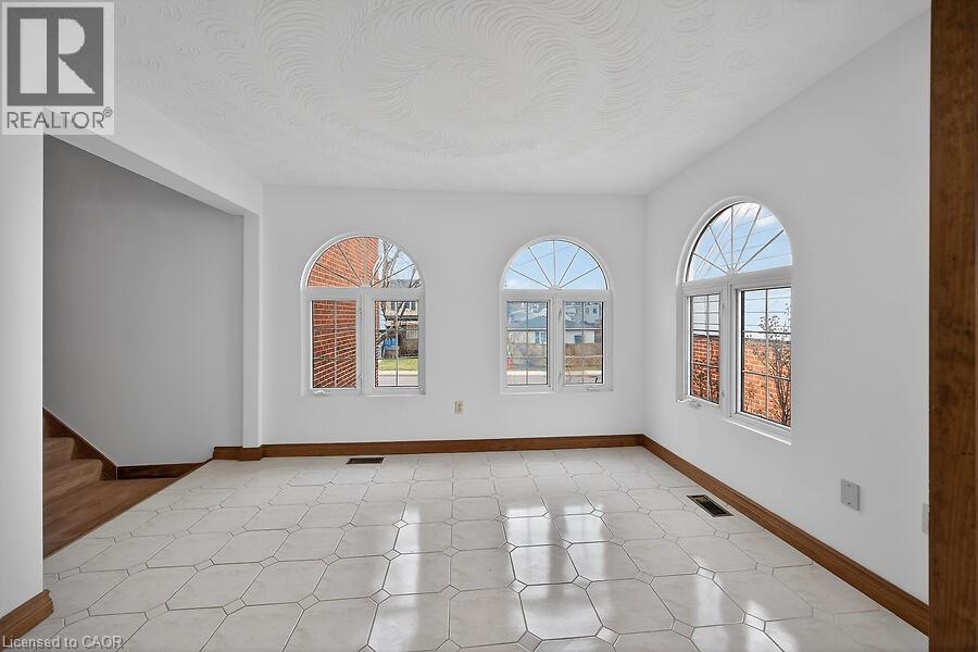 21 East 34th Street, Hamilton, Ontario  L8V 3W2 - Photo 17 - 40815619